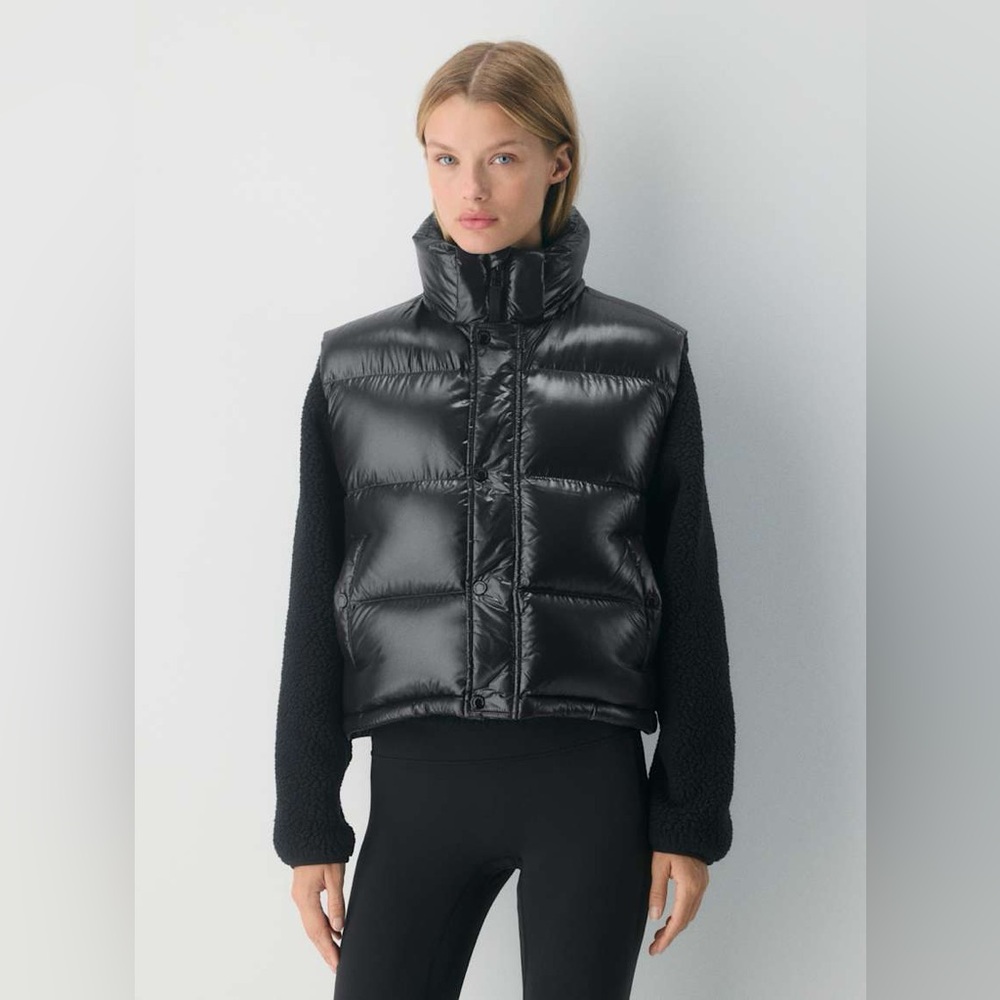 Aritzia The Super Puff™ Shorty Vest - Hi-Gloss | Black